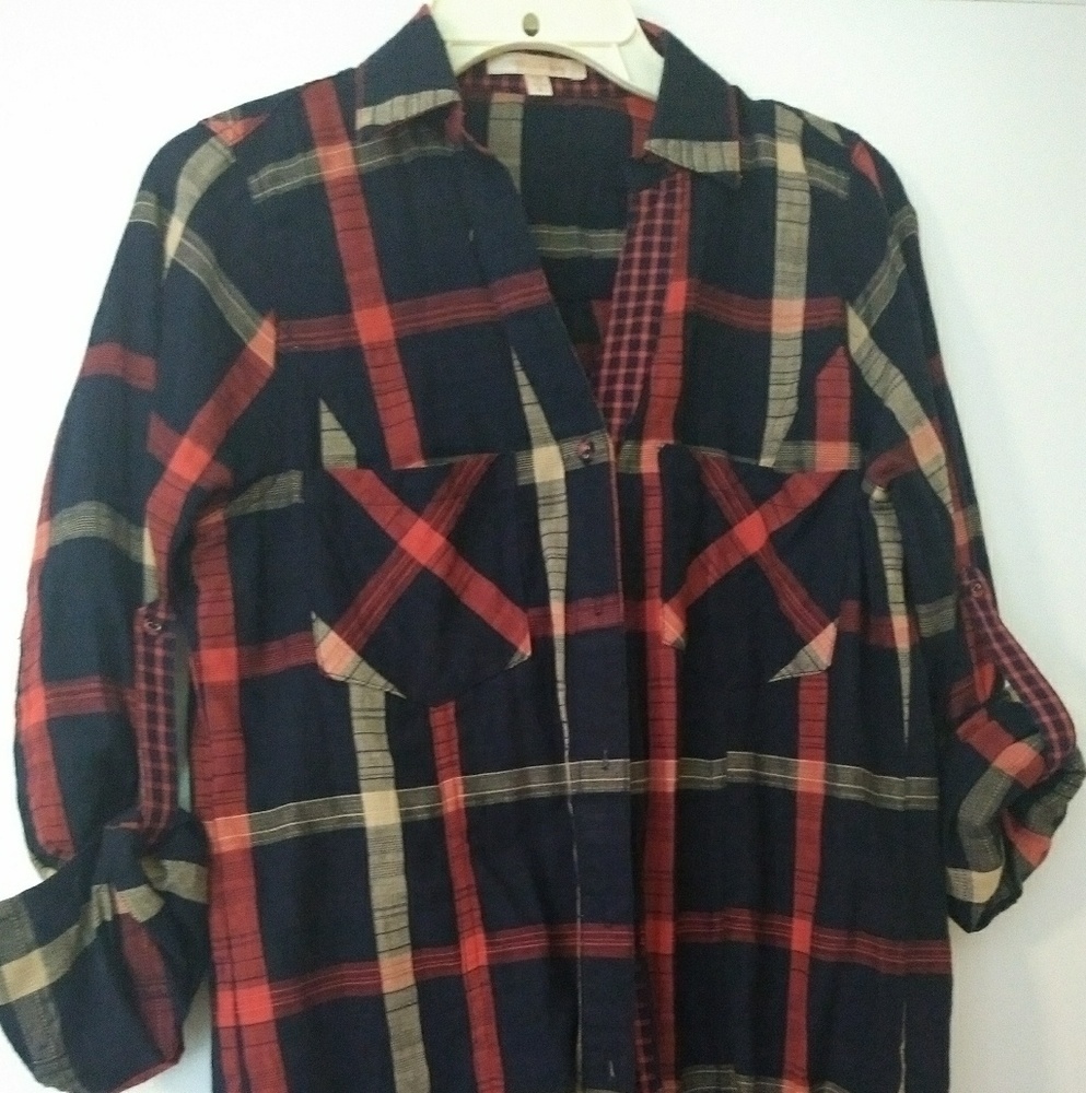 NWOT Skies are Blue size Small Button Down Plaid